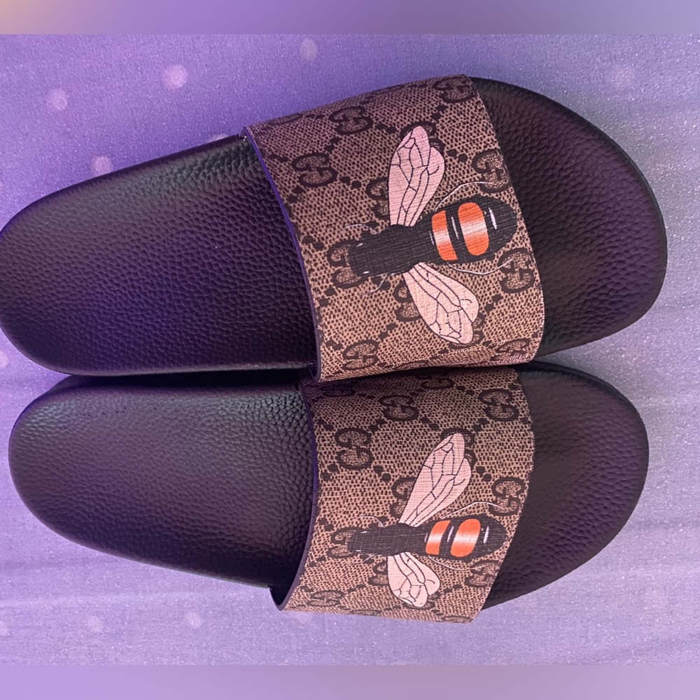 Gucci Gg Supreme Bee Slides Gem